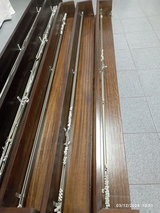 Lote de 5 sanefas em madeira de castanho