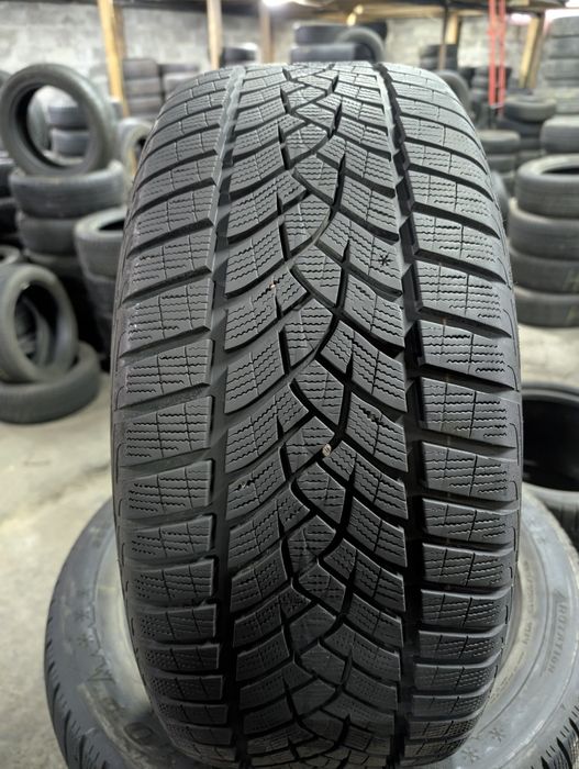 Шина зимова 1 шт 255 45 r 19 Goodyear одиночка розпаровка