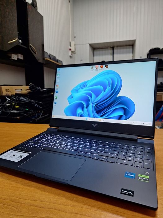 HP Victus 15-fa1093dx i5-13420H RTX 3050 6Gb DDR4 16Gb SSD 512Gb