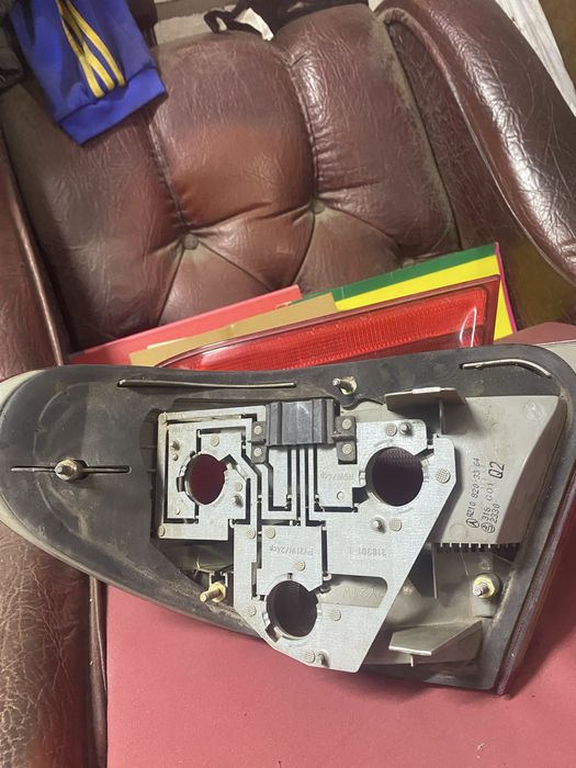 Задние фонари продам на мерседес