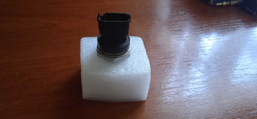 Датчик давления топлива BOSCH 0 281 002 903