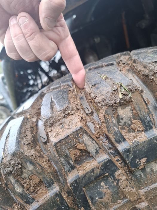 Vendo conjunto pneus e jantes