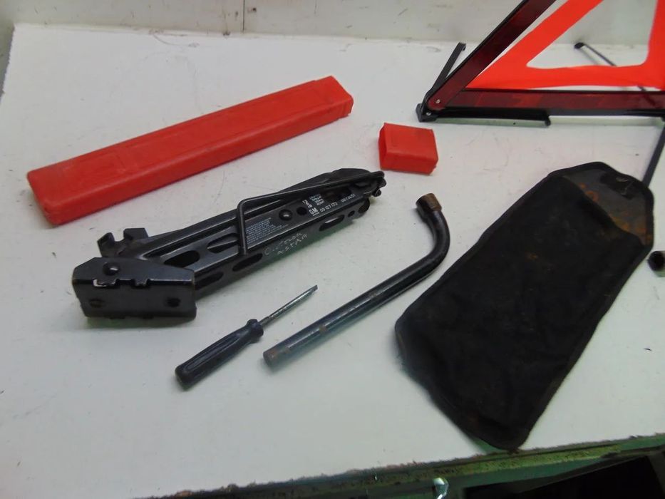 Opel Corsa B/Astra macaco