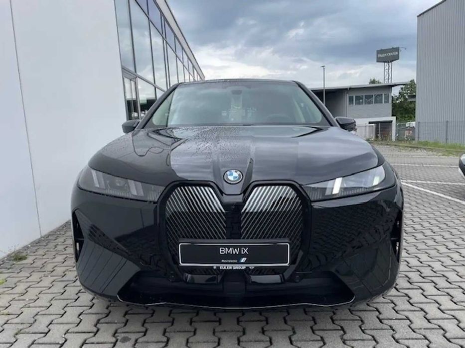 Разборка BMW iX бампер б/у автозапчастини