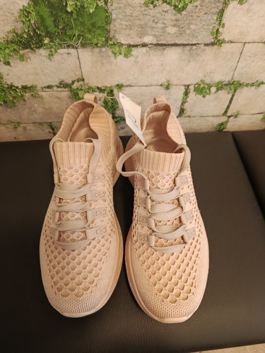 Nowe Sneakersy damskie w rozmiarze 38