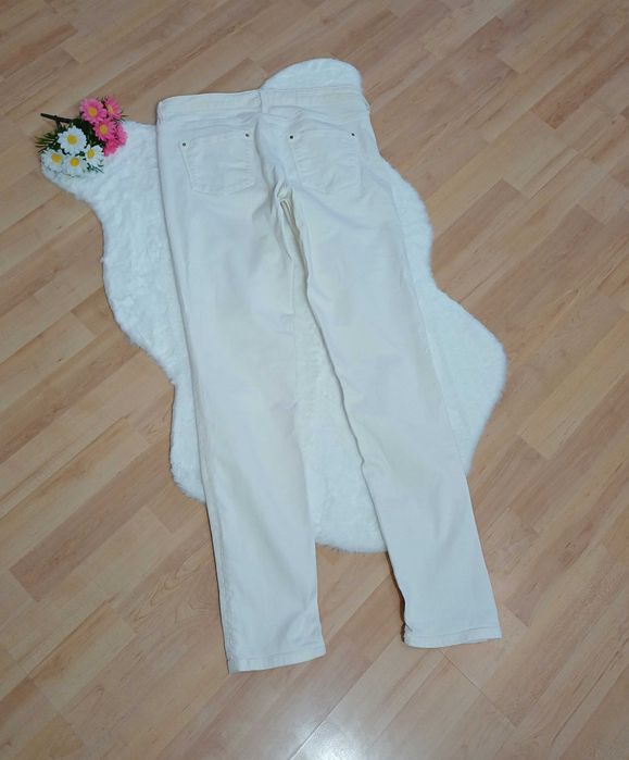 Białe spodnie jeansowe długie Massimo Dutti rozmiar M rurki basic elastyczne dopasowujące klasyczne