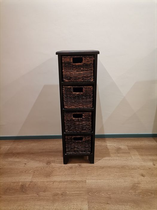 Móvel de Madeira com Gavetas em Verga