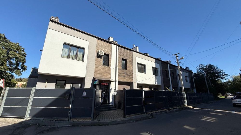 Продаж котеджу  235 м з ремонтом  у Львові вул. Ранкова-Кульпарківська