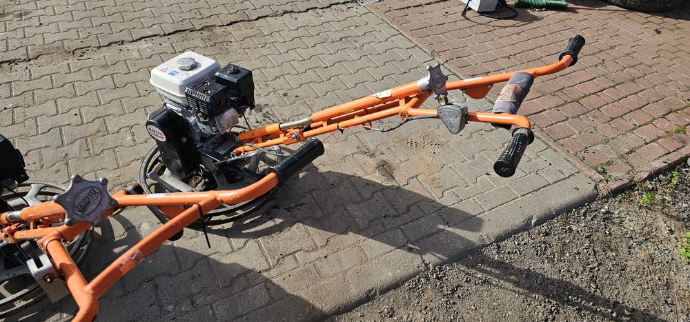 Zacieraczka krawędziowa do betonu Paclite M600 Barikell Honda