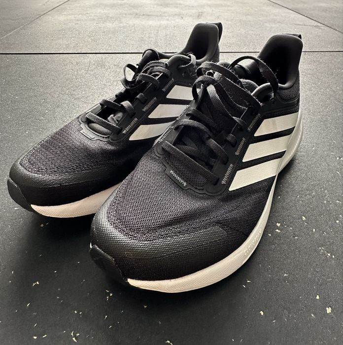 Sapatilhas Adidas Runblaze Tamanho 44