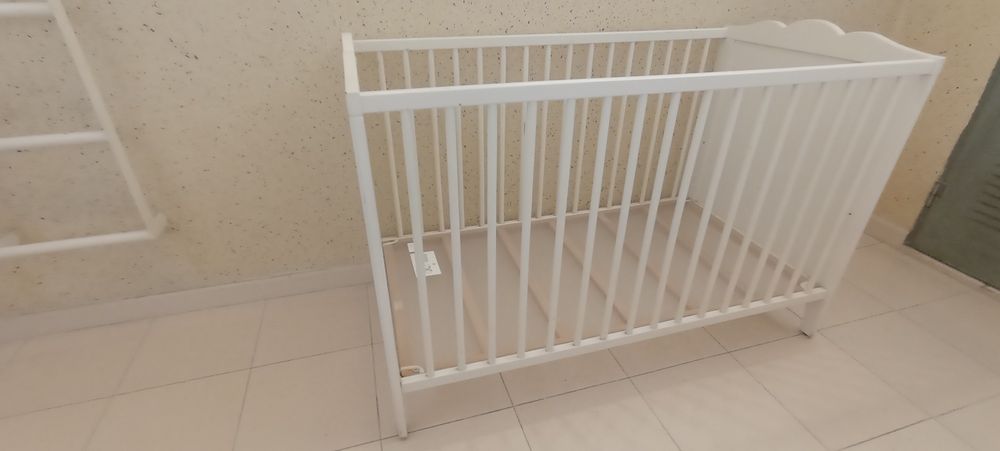 Cama de bebé usada