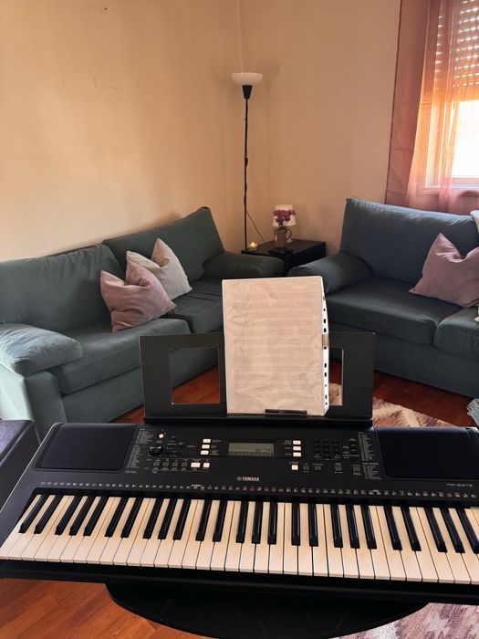 Teclado Yamaha PSR-E373 NOVO (OFERTA Bolsa de transporte)