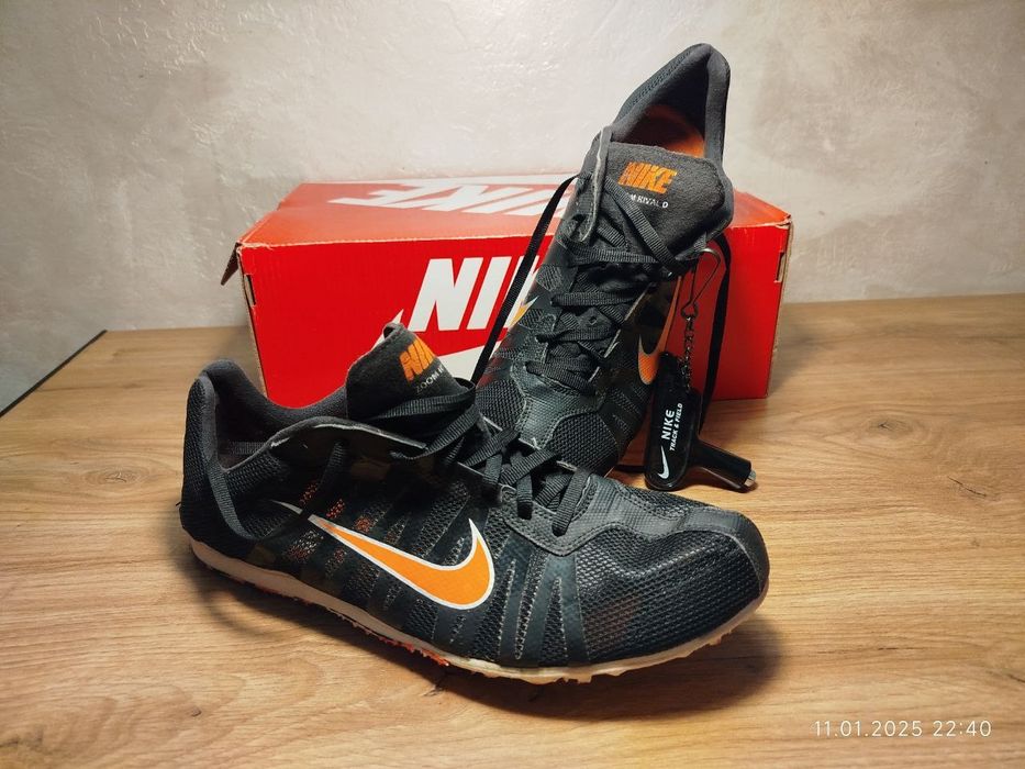 Шиповки для бігу