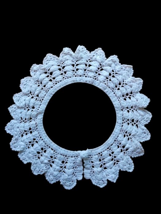 Вязаный ажурный воротник