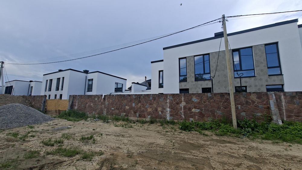Продаж сучасного  дуплекса 160м². 3сот землі.  2 великі тераси.  Комунікації. Природа. БУДИНОК