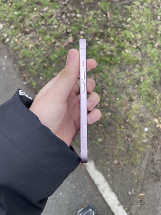 Apple iPhone 15 256GB Під ремонт або на запчастини