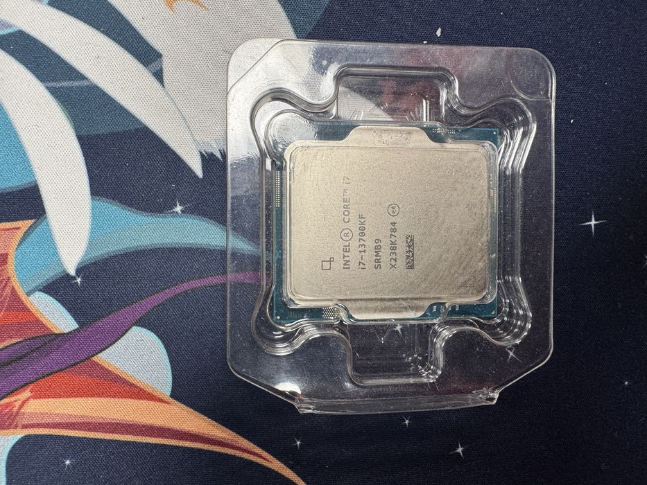 Intel core i7 13700kf
