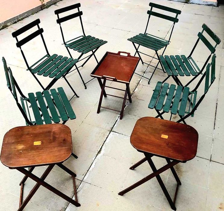 6 Cadeiras de Jardim e 4 mesas de apoio