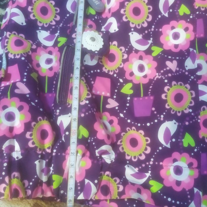 Куртка на дівчину