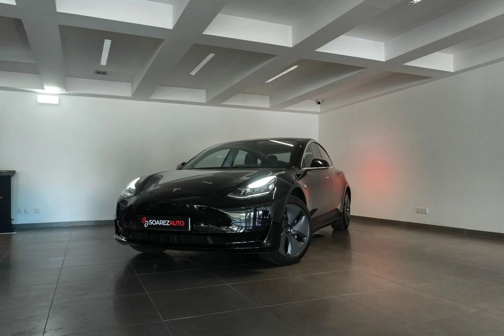 Tesla Model 3 Tração Traseira