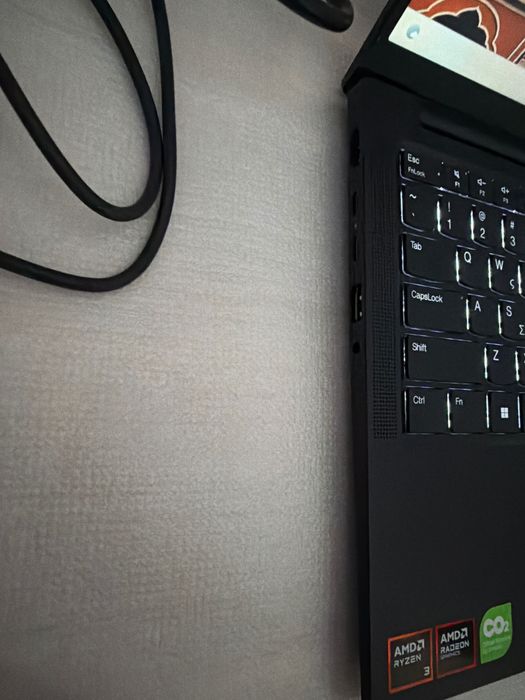 Nowy Laptop Lenovo ThinkPad E14 G7 14 " AMD Ryzen 3 AI 210 8/256 GB DDR5