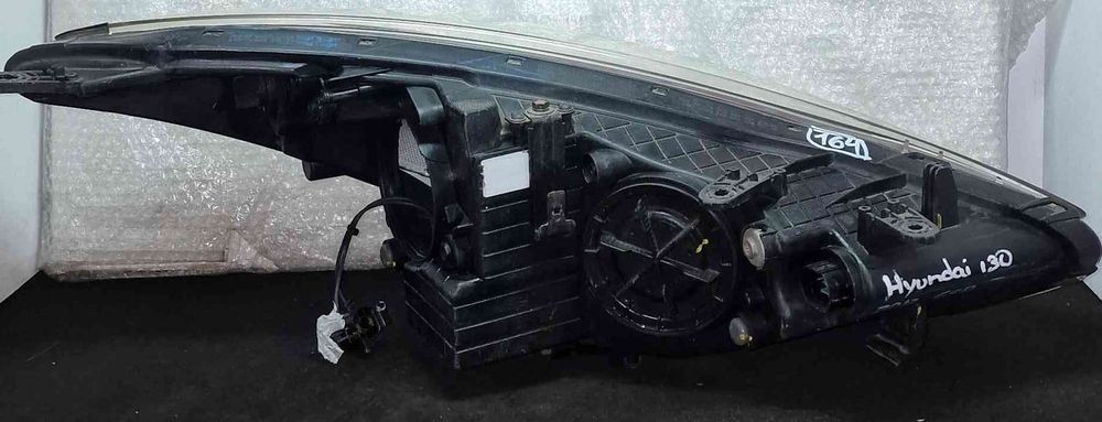 Ótica / Farol Esquerdo - HYUNDAI i30