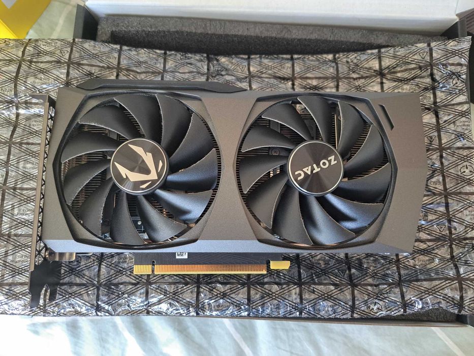 MSI Z690-A + i5 12400F + RTX 3060 Ti + 32GB RAM DDR5 4800MHz +EVGA 750