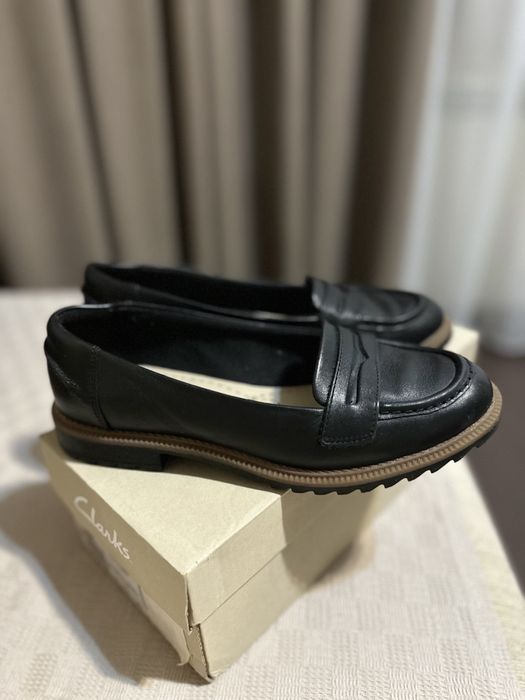 Лофери Clarks черные