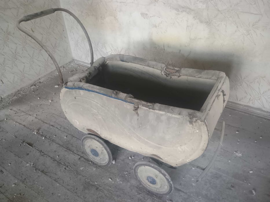 Stare wózki dziecięce z lat 50 i 70