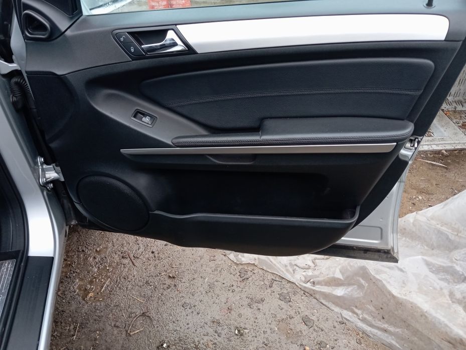 Boczki drzwi Mercedes ML w164