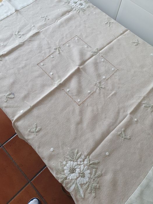 Toalha bordado a mao quadrada