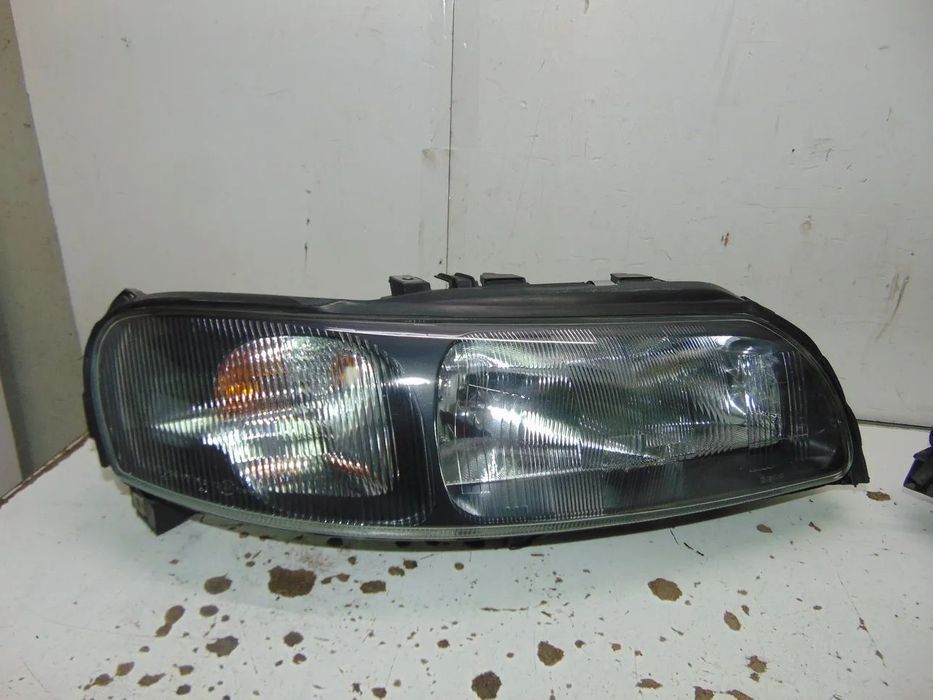 Volvo S70 ou V 70 faróis