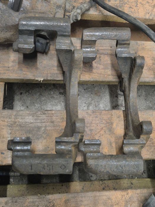 Jarzmo jarzma 451 zaciski tarcze 312mm komplet audi s3 8l