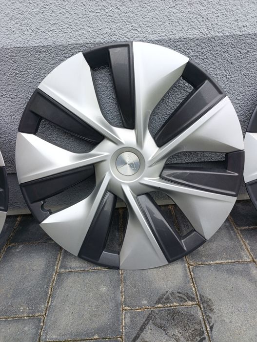 ковпаки tesla model Y R19