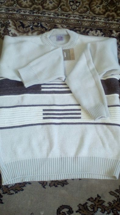 Продам свитер мужской.