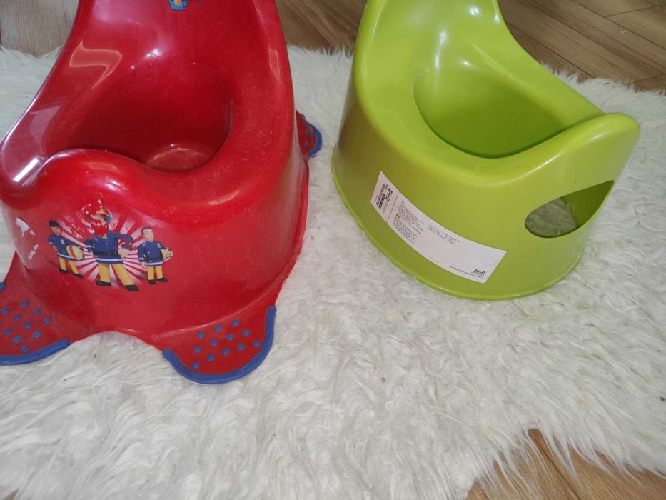 dwa nocniki dla chłopaka zielony Ikea i czerwony