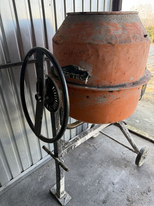 Betoniarka Power Tec 150