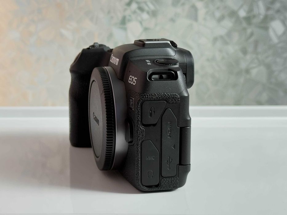 Продаю Canon EOS RP