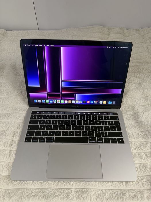 Macbook Pro 13” 2019 Touch Bar i5/8/256gb