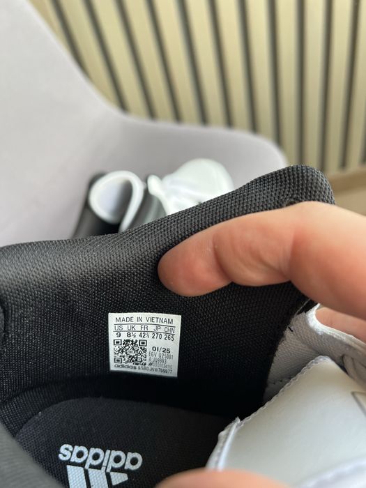 Кросівки Adidas Hoops 4.0 Mid 42.5 розмір оригінал нові сток