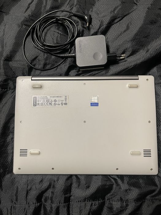 Ноутбук Lenovo малий легкий  зручний майже даром