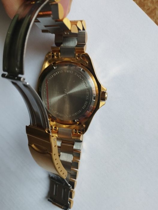 Наручний чоловічий годинник