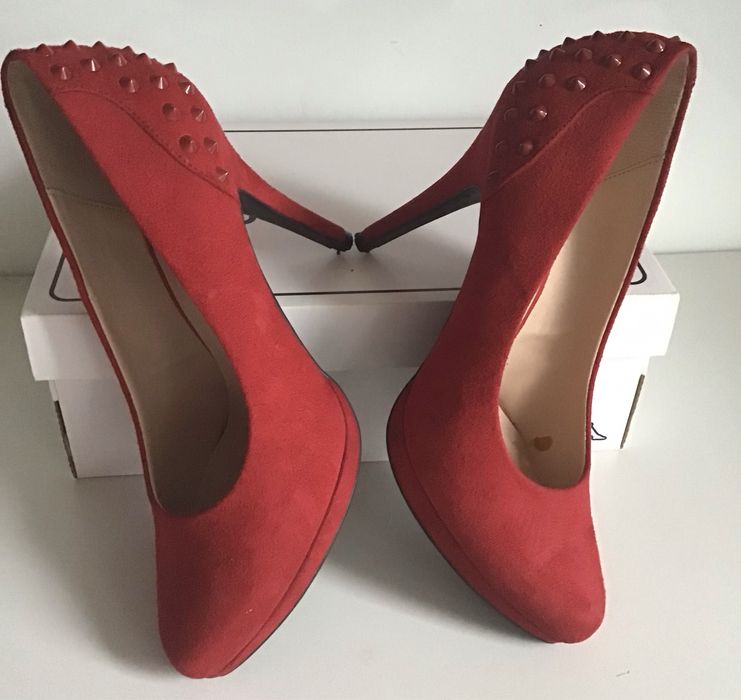 Piękne czerwone zamszowe szpilki na koturnie rozmiar 40 Graceland