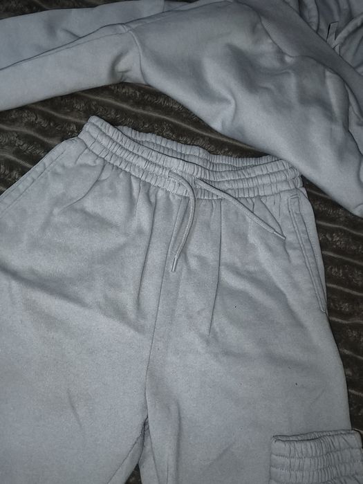 Продам спортивний утеплений костюм