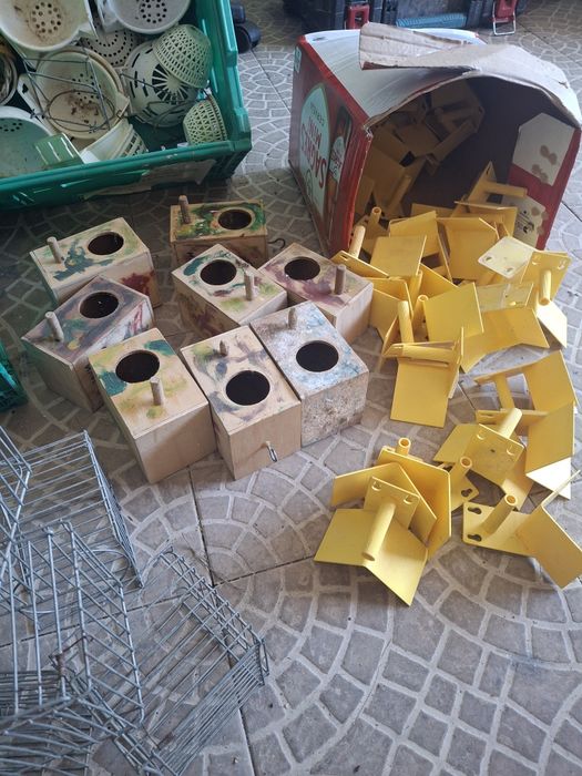 Vendo lote de assessorios para aves
