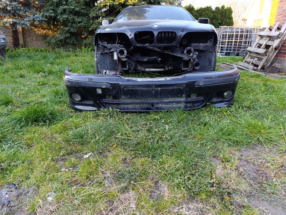 Zderzaki oryginalne  m pakiet E39 touring 475 blacksapphire