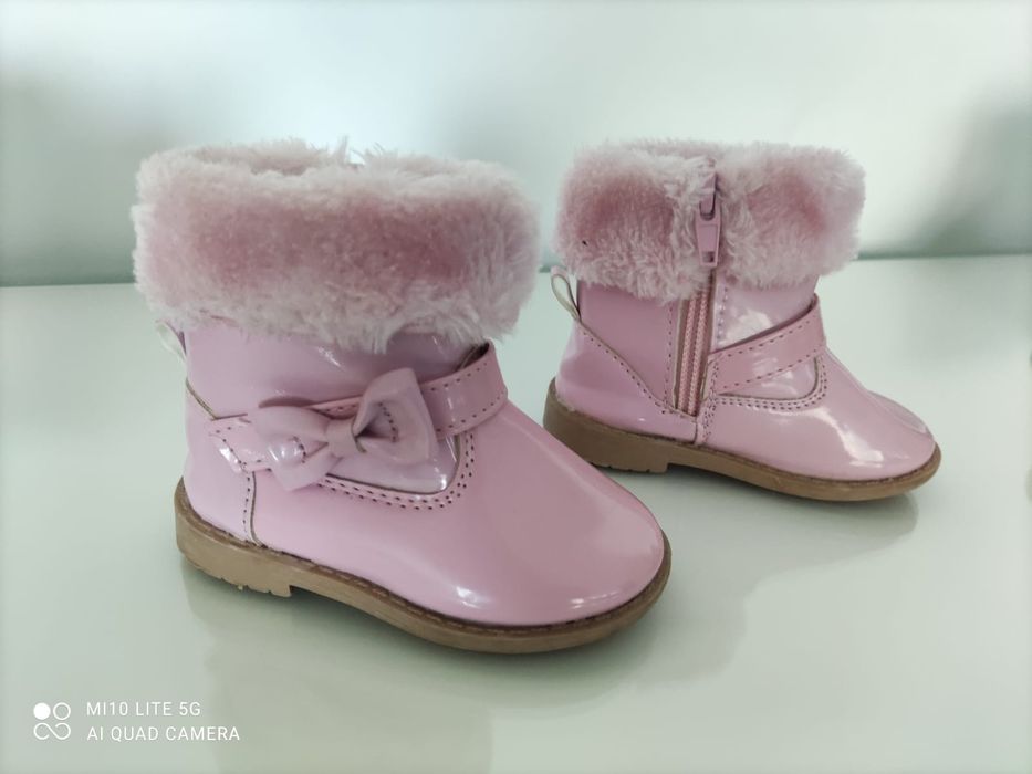 Botas tamanho 19