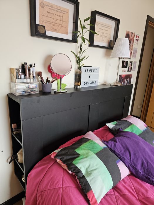 Cabeceira de cama c/ arrumação e prateleira integrada