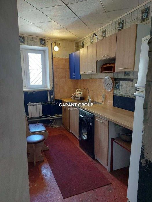 Продається кімната в гуртожитку зі своєю окремою кухнею