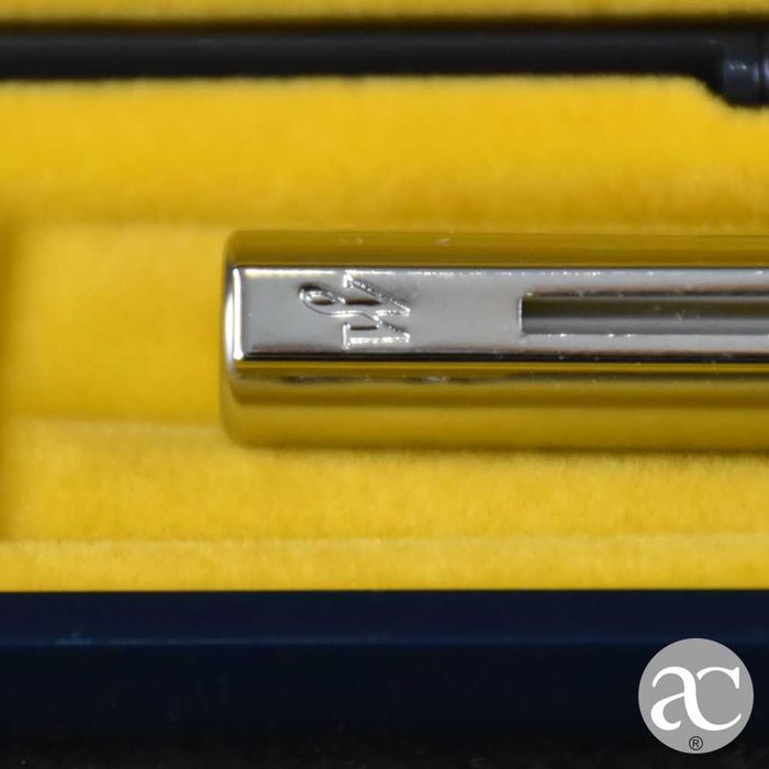 Esferográfica WATERMAN com estojo